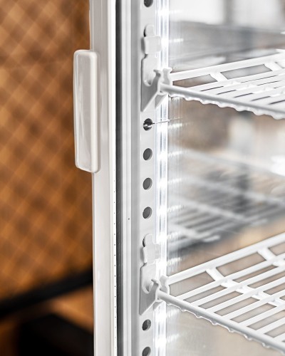 RT82WE-Witryna-chłodnicza-cukiernicza  nablatowa-78L-(5).jpg