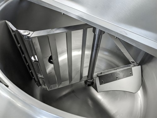 wnętrzę komory kotła warzelnego, zbliżenie na mieszadło, w całość wykonana ze stali nierdzewnej, mieszadło pionowe_2.jpg